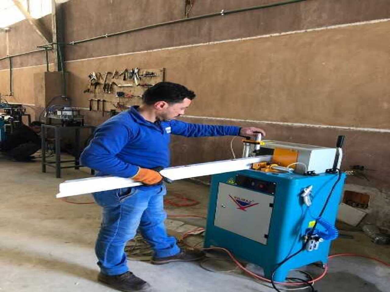 Noching saw